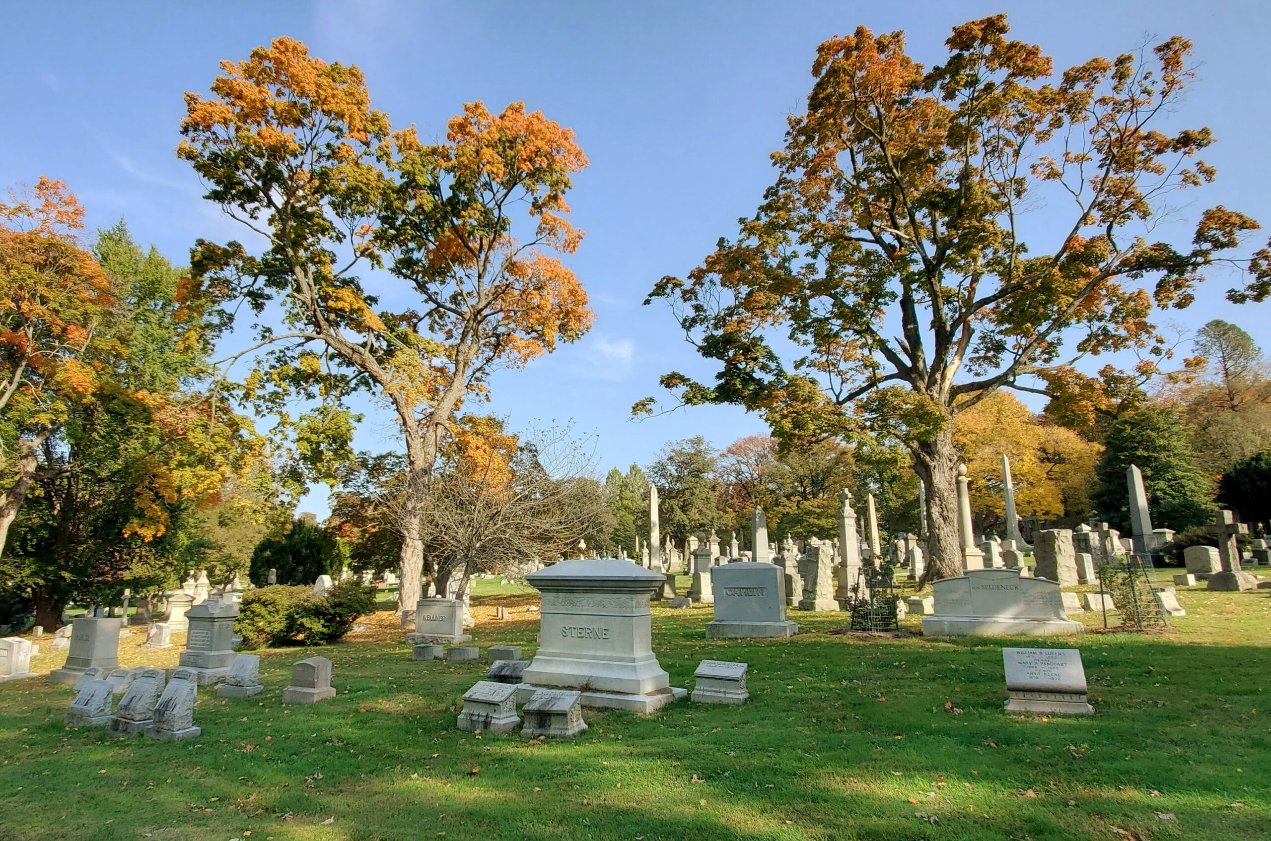 cemetery tour philadelphia